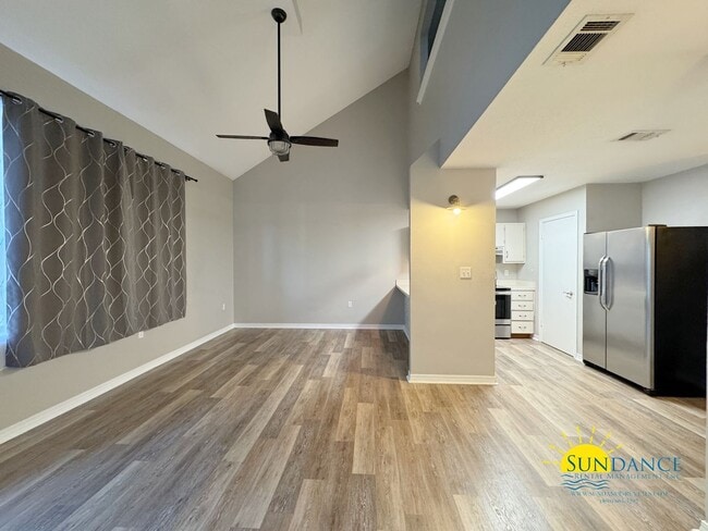 Photo - Gorgeous 3 Bedroom Home in Fort Walton Beach-near Hurlburt Field!