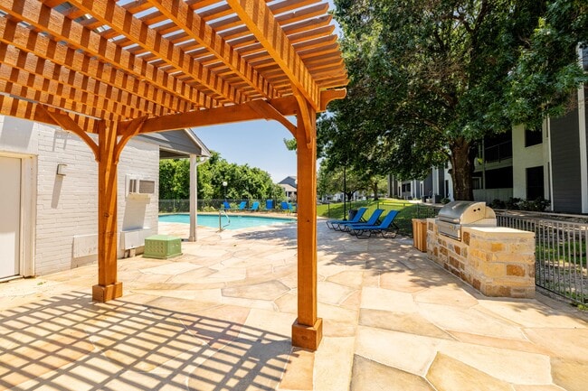 Woodhollow Apartments
