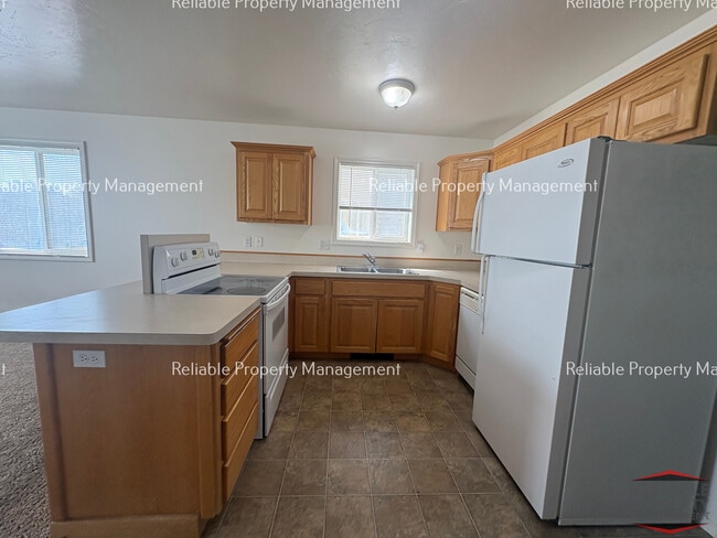 Photo - 280 W Anderson St Unit 4