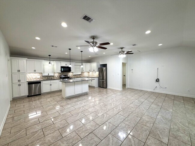 Photo - 5763 Westover St