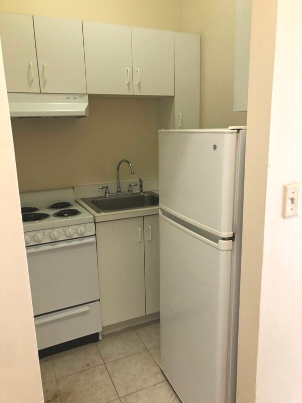 Photo - 104 Peterborough St