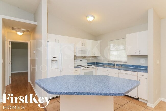 Photo - 213 Rue Labonne Rd