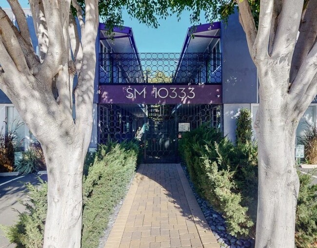 10333 Santa Monica Blvd