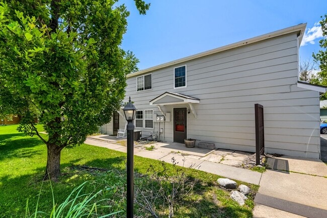Building Photo - Lovely 2 bed 1 Bath Townhome in park-like setting in Boulder. - Available July 1st!