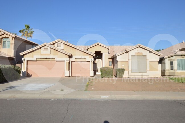 Photo - 727 S Peppertree Dr Casa