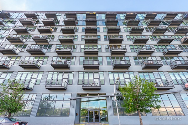 Building Photo - 1224 W Van Buren St Unit 506 Rental