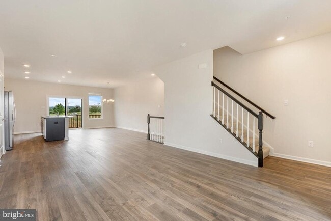 Photo - 572 Union St