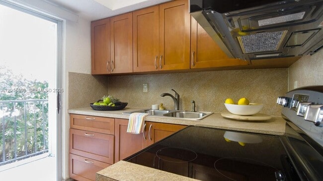 Photo - 1821 Jefferson Ave Unit 106