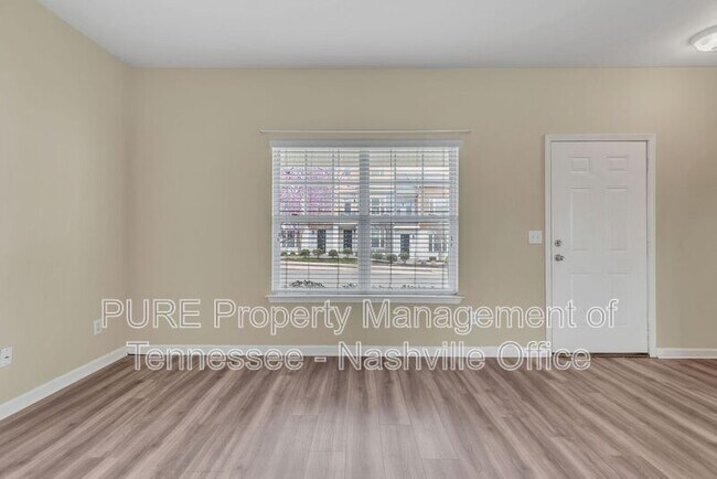 Photo - 740 Vernon Ave