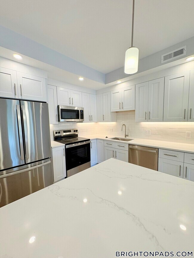 Photo - 124 Kenrick St Unidad 4