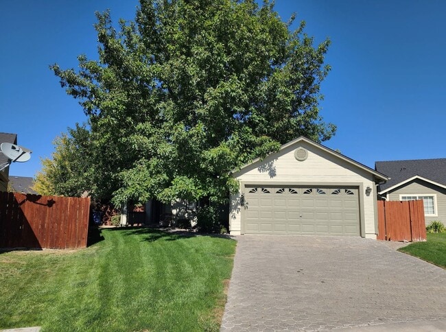 Building Photo - 4 Bedroom Home in Chichester Estates HOA