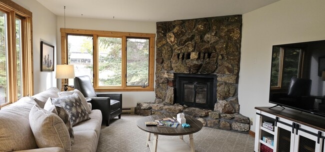 Photo - 600 Ponderosa Dr House