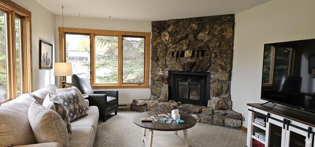 Building Photo - 600 Ponderosa Dr Rental