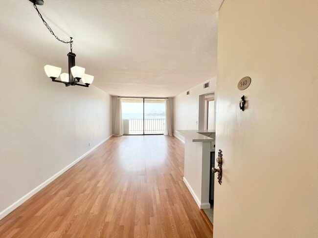 Oceanfront Top-Floor Condo – 1 Bed, 1 Bath... - Oceanfront Top-Floor Condo – 1 Bed, 1 Bath...