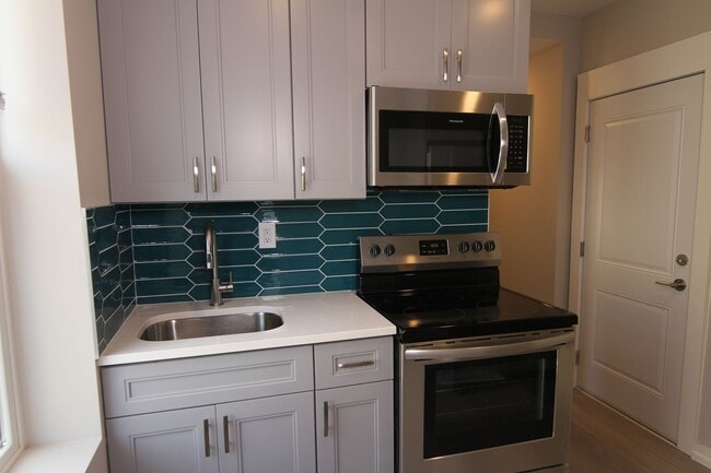 Building Photo - 3945 Baring St Unit 2nd Floor - B