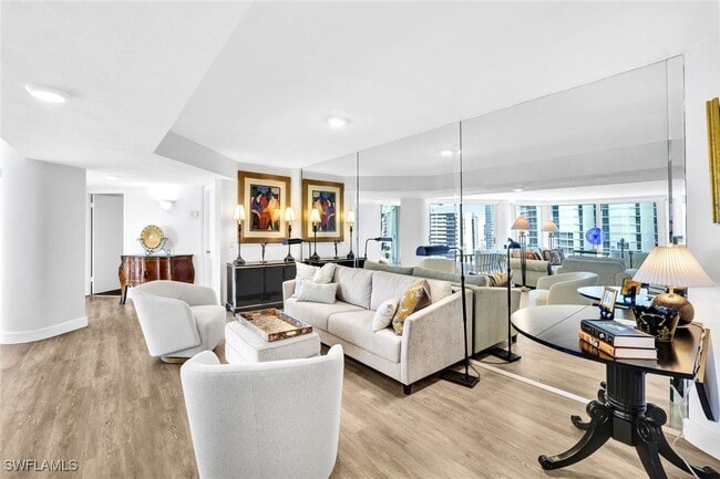 Building Photo - 4041 Gulf Shore Blvd N Unit 1002