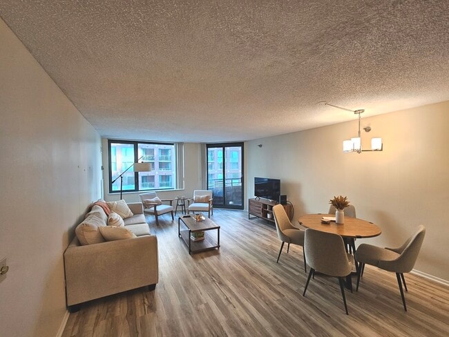 Photo - 440 N McClurg Ct Unidad 604