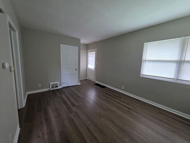 Photo - Spacious 1-Bedroom Duplex with Plenty of Kitchen Storage