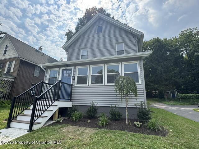 Photo - 302 Center St