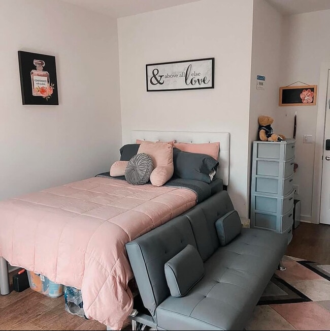 Photo - Ivy Row at South