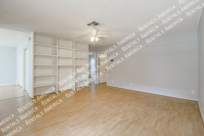 Photo - 195 N Cottonwood St