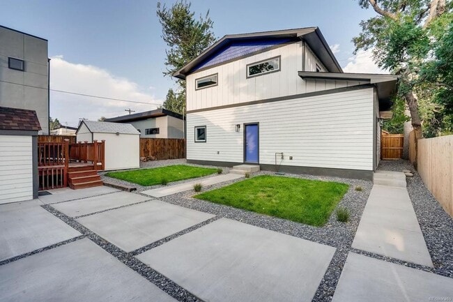 Building Photo - Modern 2 Bed/1 Bath in the Heart of Tennyson! AVAILABLE 5/1!