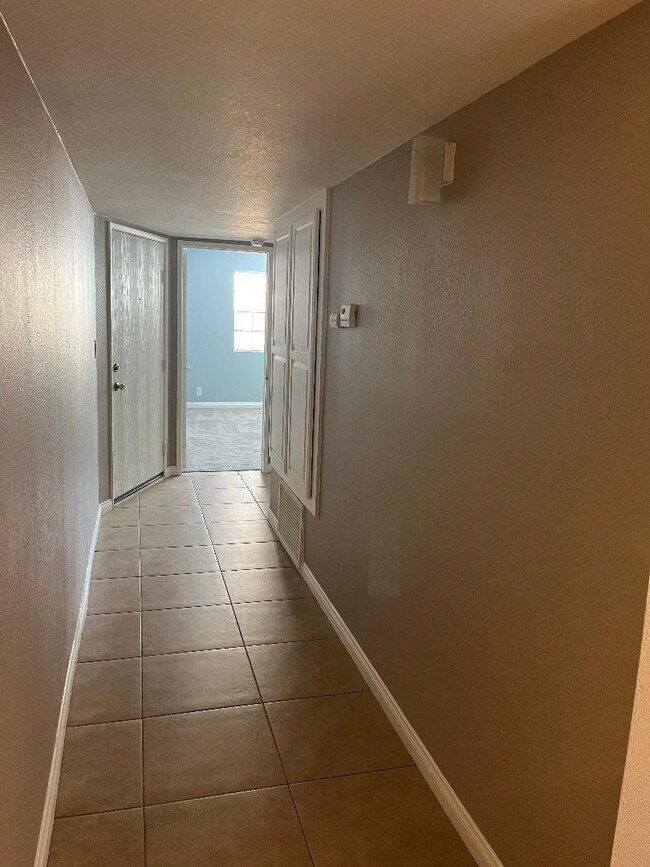 Photo - 5300 E Waverly Dr Unidad E5