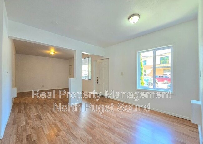 Photo - 15602 Ash Way Unit 1
