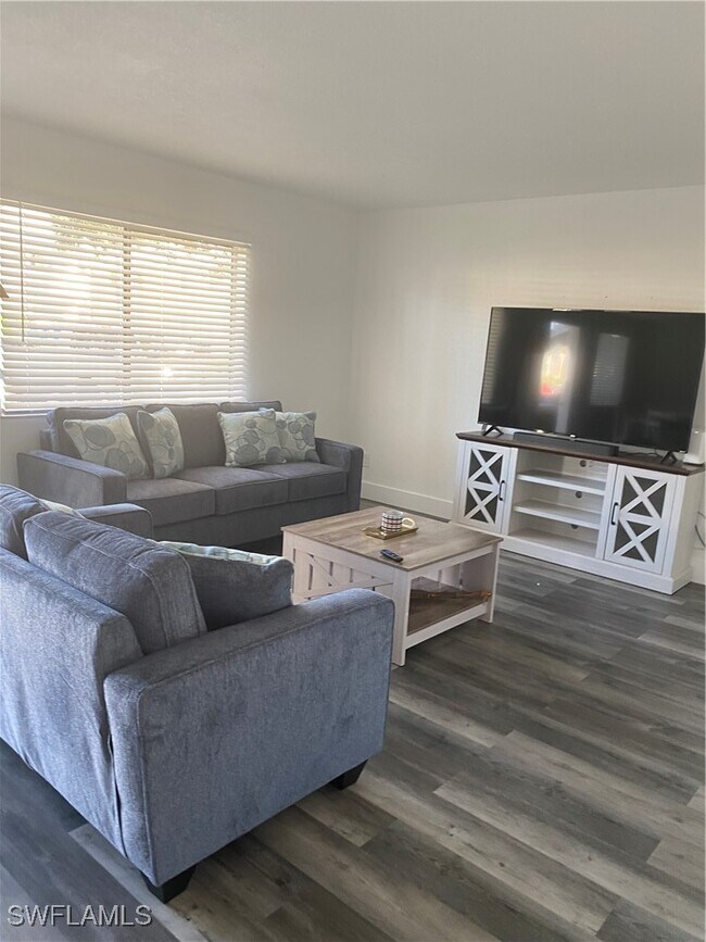 Building Photo - 4617 Bayshore Dr Unit H1