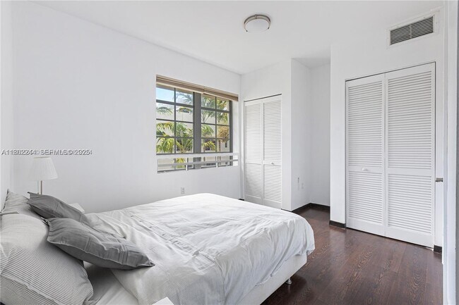 Photo - 435 21st St Unidad 308