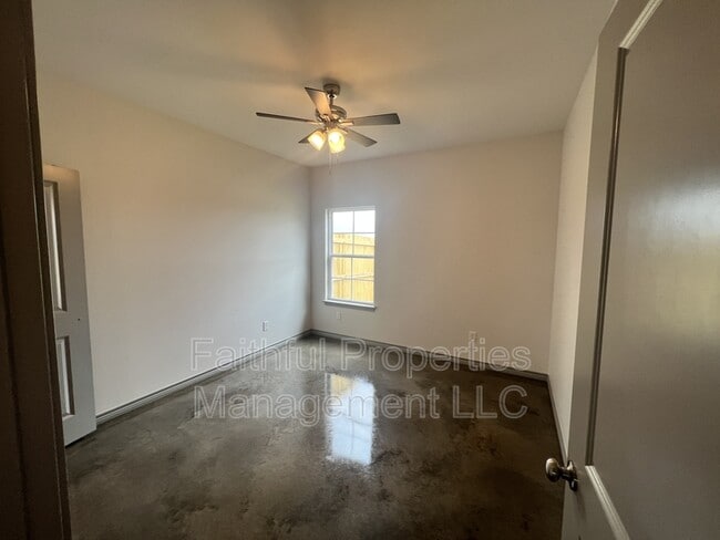 Photo - 14215 County Rd 452