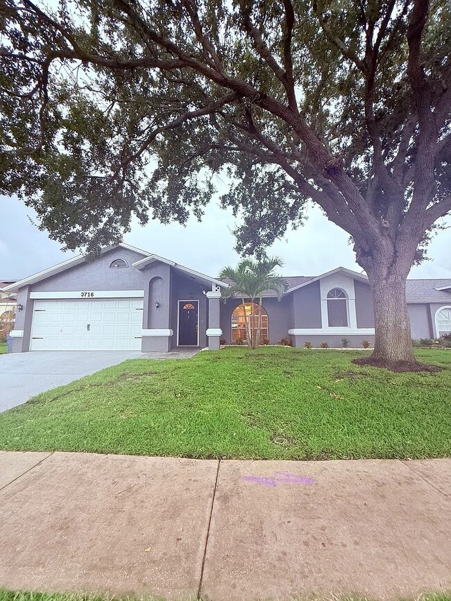 Building Photo - 3716 Lake Blvd Rental