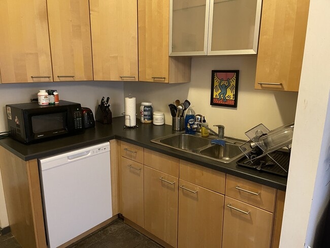 Dishwasher - 325 N Gardner St Unit 327