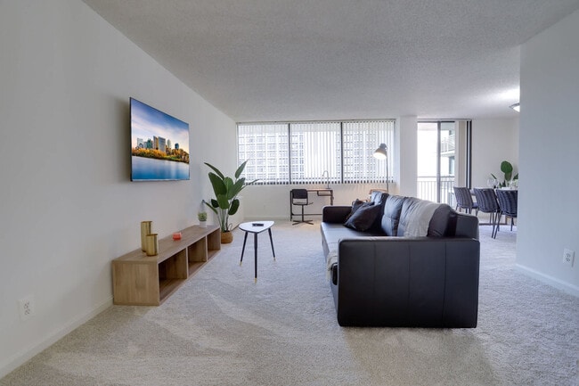 Photo - 320 23rd St S Unidad FL6-ID1022506P