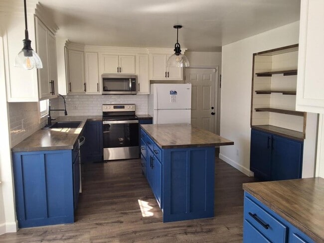 Photo - 7620 Hammersley Rd