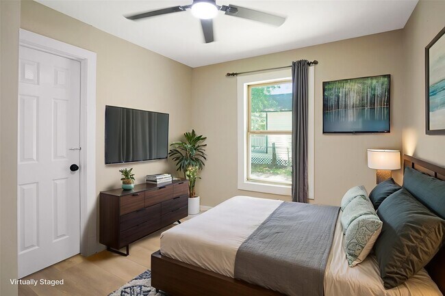 Photo - 5313 Firnat St