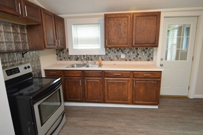 Photo - Updated 5 Bedroom House for Rent Near Downtown!