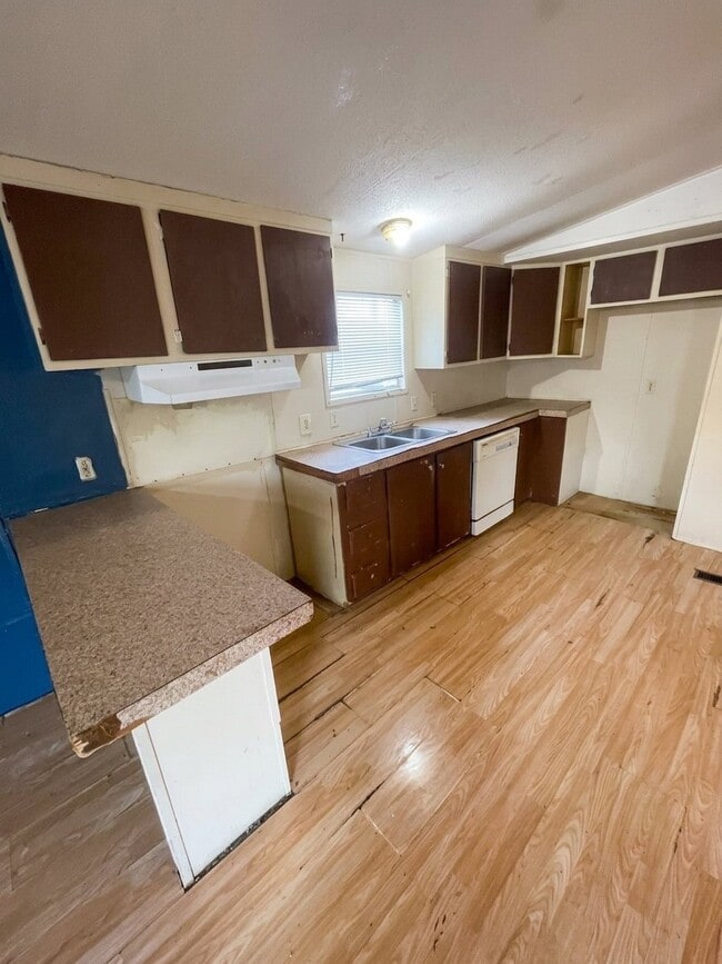 8105 Moonmist Cir