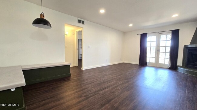 Building Photo - 15402 N 28th St Unit 130