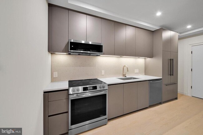 Photo - 2121 Ward Pl NW Unit 401