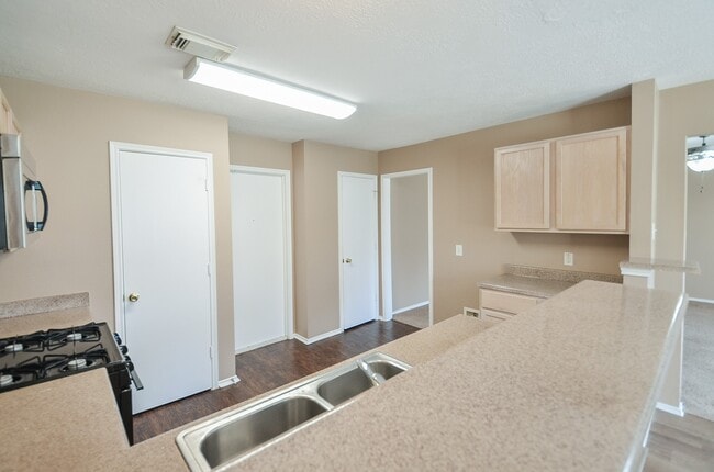 Photo - 17327 Davenway Dr