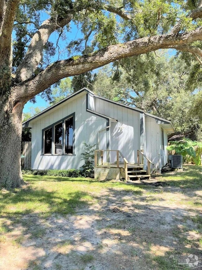 Building Photo - 111 Cavalier Dr Rental