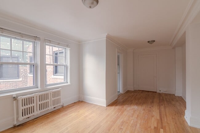 Photo - 1 Av. Rosemount Unit 41