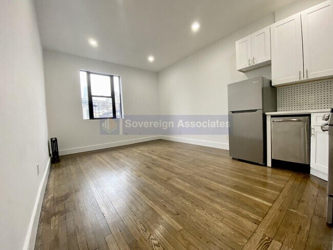 Photo - 45 Tiemann Pl Unit 6D