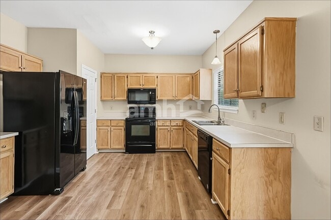 Photo - 2400 Brookstone Pl