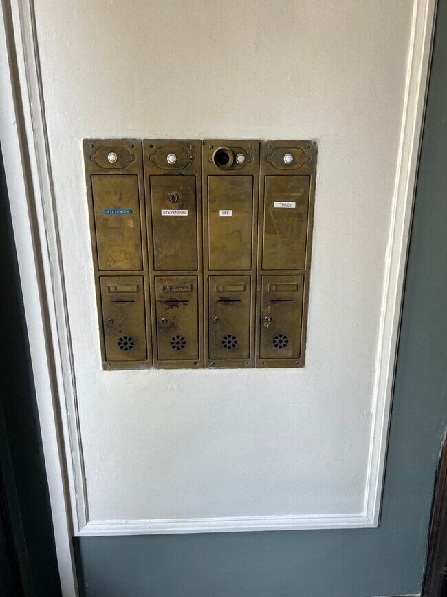 Photo - 5907 W Arthington St Unidad 1