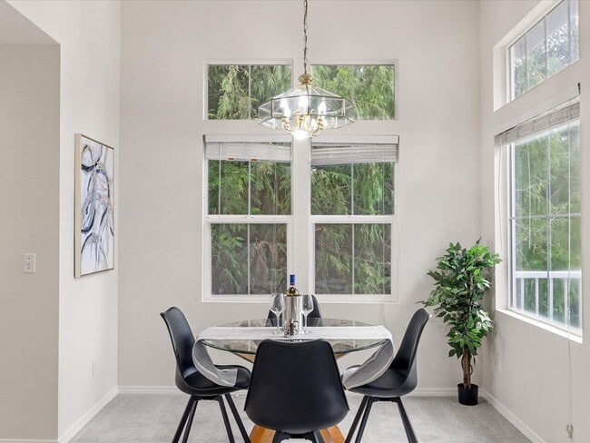 Photo - Available Now - 2 Bed/2 Bath End Unit Townhouse with Garage - Issaquah