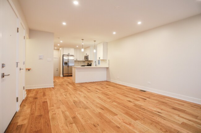 Photo - 2308 W Foster Ave Unit 1