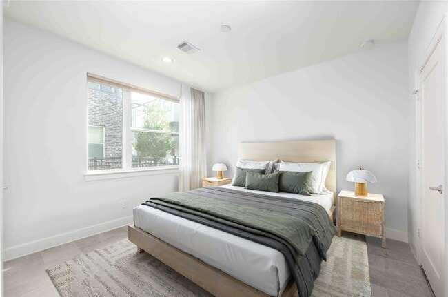 Photo - 2471 W 11th St