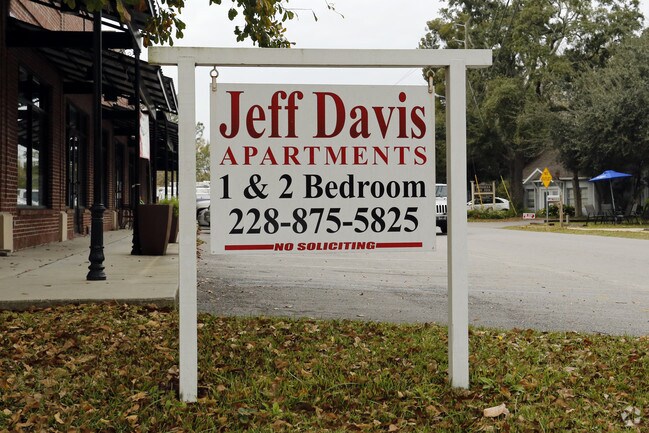 Photo - Jeff Davis Apartments